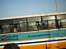 Hindistan şoku: ana və qızı avtobusda zorladılar