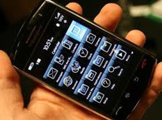 Məmurlar BlackBerry-dən imtina etdilər