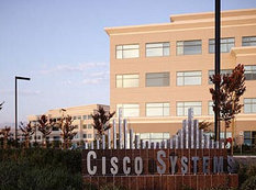 Cisco iki nəhəngə qarşı