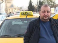Azərbaycanlı iş adamı müflis oldu, indi taksi sürür