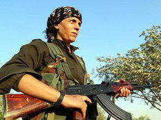 O qadını tanıyın: Kobani faciəsində kürd kürdə qarşı - FOTO