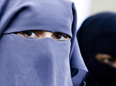 Britaniyada müsəlman şagird niqabla bağlı qalmaqala görə məktəbi tərk etdi