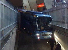 &quot;Çelsi&quot;nin avtobusu qəzaya düşdü - FOTO