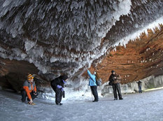 Buz mağaralar adasına səyahət - FOTO