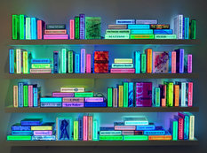 Fantastik neon kitablar - FOTO
