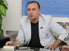 Azərbaycan yazıçısı erməniləri fakt qarşısında qoydu