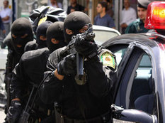 İranda daha 2 polis öldürüldü