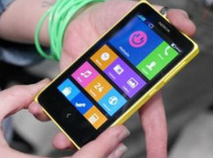 Nokia X2 smartfonu hazırlanır
