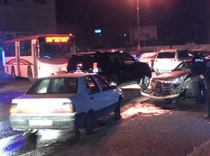 Bakıda qəza törədən &quot;Opel&quot; yandı - YENİLƏNİB - FOTO