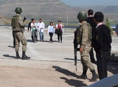 Türkiyədə suriyalı qaçqınlarla hərbçilər arasında qarşıdurma yaranıb