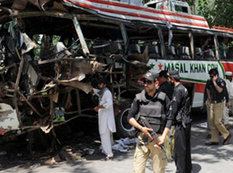 Pakistanda dəhşətli yol qəzası: 40 ölü