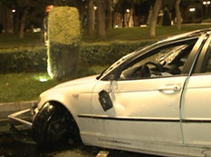Azneft-də BMW &quot;salto vurdu&quot;, sürücüsü yaralandı - FOTO
