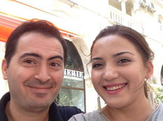 Azərbaycanlı teleaparıcı nişanlısı ilə - FOTO