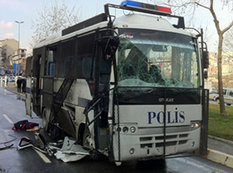 Türkiyədə polis avtobusu aşdı, 20-dən artıq yaralı var