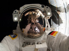 Kosmosda da selfi çəkdilər - VİDEO