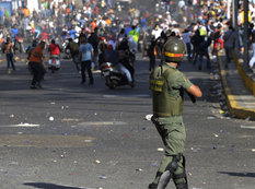 Venesuelada etiraz dalğası yenidən baş qaldırdı