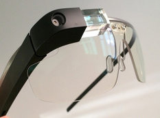 Tibbi əməliyyatları &quot;Google Glass&quot;la edəcəklər