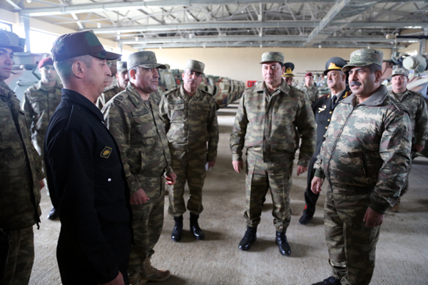 Azərbaycan Silahlı Qüvvələrinin döyüş hazırlığı yoxlnıldı - FOTO