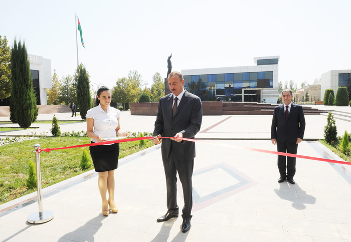 Prezident İlham Əliyev: "Azərbaycan gəncləri öz vətəninə bağlıdırlar, onlar ölkəmizin inkişafına böyük töhfə verirlər" - YENİLƏNİB - FOTO