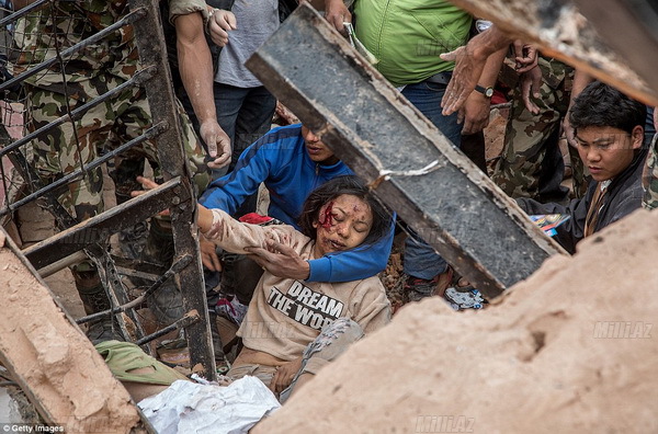 Nepal zəlzələsi: yüzlərlə ölən və yaralanan var - FOTO