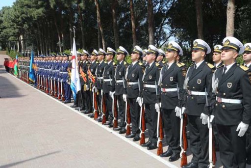 RF Silahlı Qüvvələrinin Baş Qərargah rəisi Azərbaycanın "Hərbi əməkdaşlıq sahəsində xidmətlərə görə" medalı ilə təltif olunub - FOTO