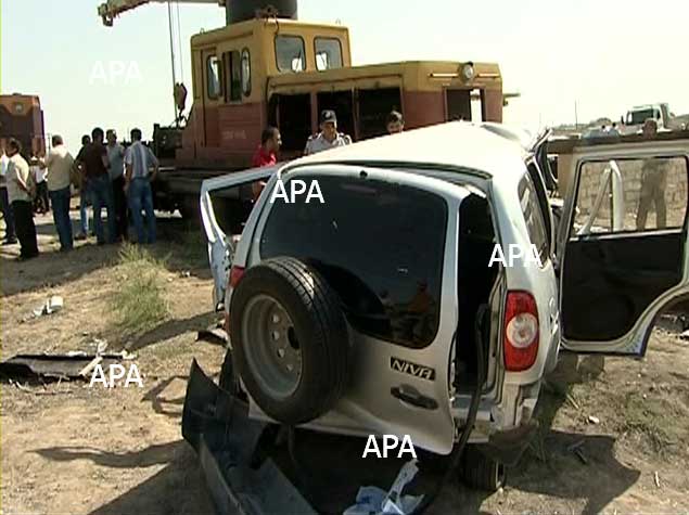 Polis avtomobili qatara çırpdı: 1 ölü, 1 yaralı - YENİLƏNİB - VİDEO - FOTO