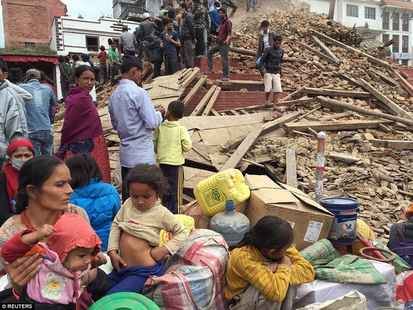 Nepal zəlzələsi: yüzlərlə ölən və yaralanan var - FOTO
