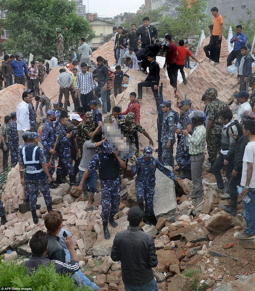 Nepal zəlzələsi: yüzlərlə ölən və yaralanan var - FOTO