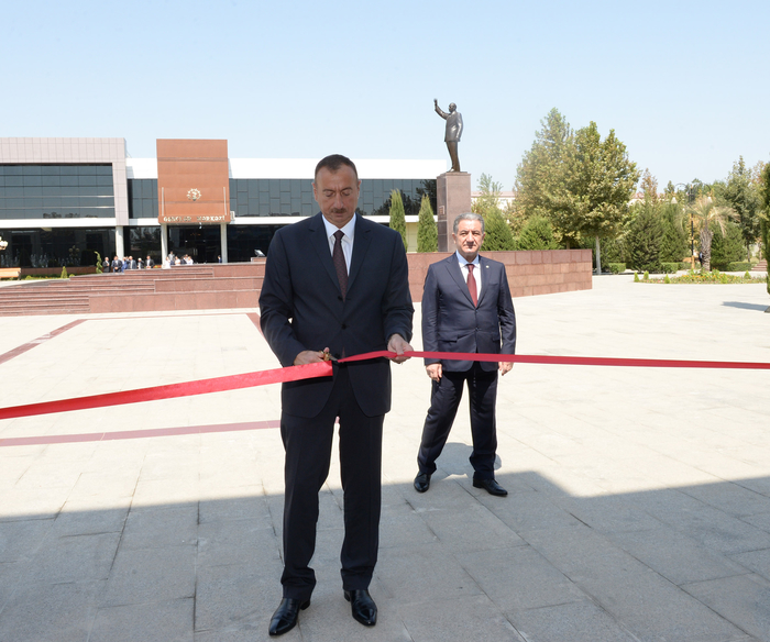 Prezident İlham Əliyev: "Azərbaycan gəncləri öz vətəninə bağlıdırlar, onlar ölkəmizin inkişafına böyük töhfə verirlər" - YENİLƏNİB - FOTO