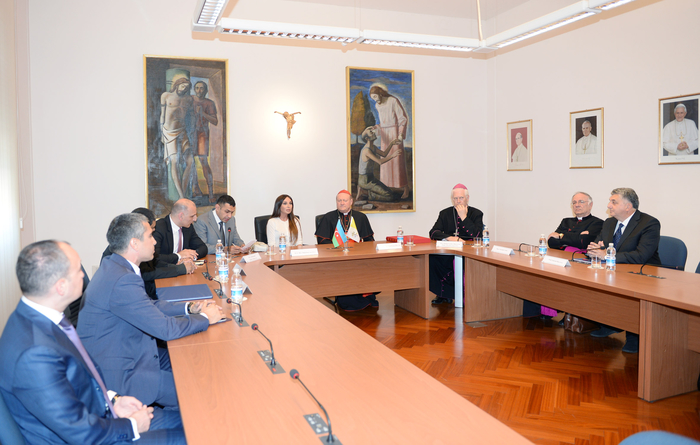 Azərbaycanın birinci xanımı Mehriban Əliyeva Vatikanda Piyo-Klementino muzeyi ilə tanış olub və Roma şəhərinin meri ilə görüşüb - YENİLƏNİB - FOTO