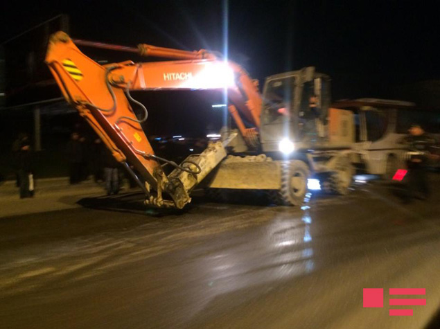 Bakıda iki sərnişin avtobusu toqquşdu - FOTO