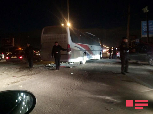 Bakıda iki sərnişin avtobusu toqquşdu - FOTO