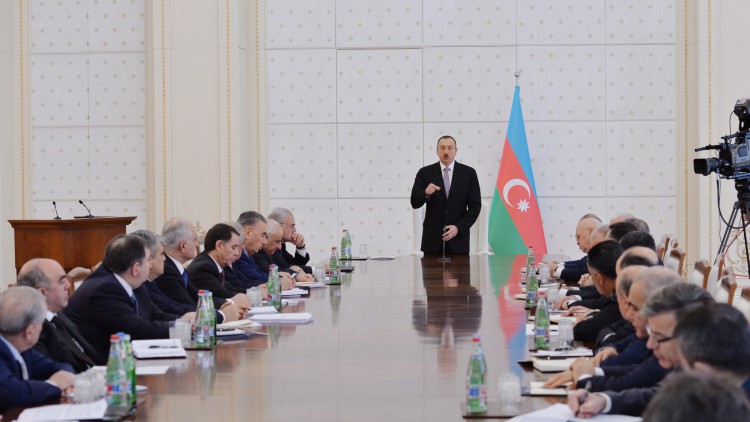 Prezident İlham Əliyev: "Nə neftin qiymətinin düşməsi, nə böhranlar, nə yaxınlıqda baş verən qanlı toqquşmalar bizim sürətli inkişafımıza təsir edə bilməz" - YENİLƏNİB - FOTO