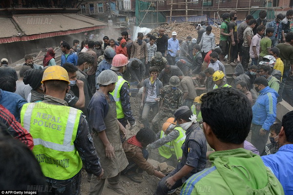 Nepal zəlzələsi: yüzlərlə ölən və yaralanan var - FOTO