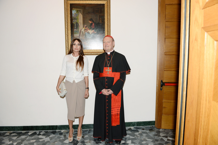 Azərbaycanın birinci xanımı Mehriban Əliyeva Vatikanda Piyo-Klementino muzeyi ilə tanış olub və Roma şəhərinin meri ilə görüşüb - YENİLƏNİB - FOTO