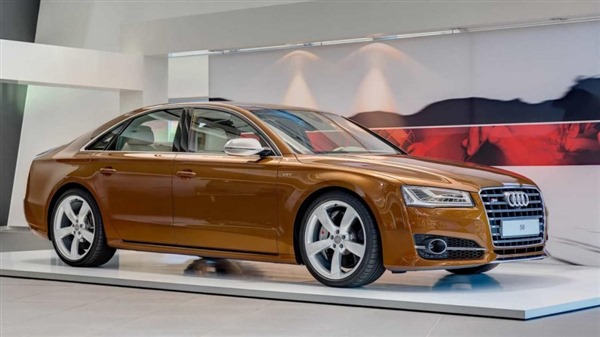 Audi S8 fərdiləşir - FOTO