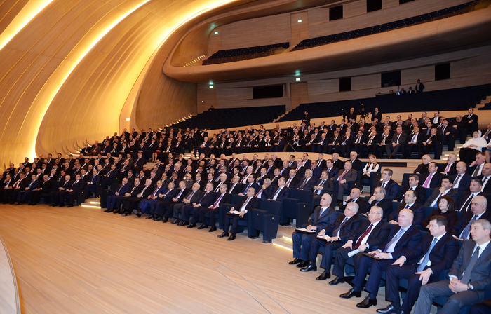 Prezident İlham Əliyev: "Hər bir dövlət məmuru öz məsuliyyətini dərk etməlidir" - YENİLƏNİB - FOTO