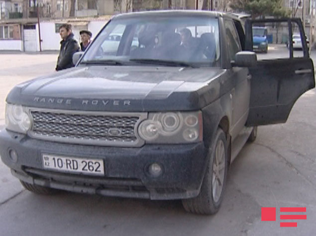 Bakıda "Range Rover"i qarət etdilər - FOTO