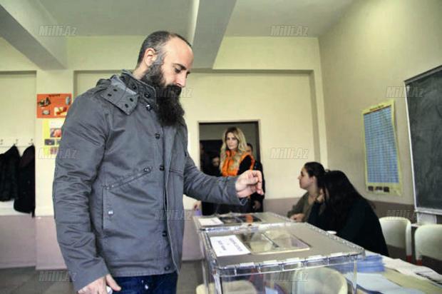 Padşah və hakim də səs verdilər - FOTO