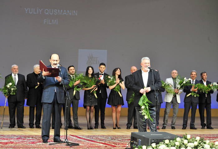 Azərbaycanın birinci xanımı Mehriban Əliyeva Yuli Qusmanın "Qorxma, mən səninləyəm! 1919" filminin təqdimat mərasimində iştirak edib - YENİLƏNİB - FOTO