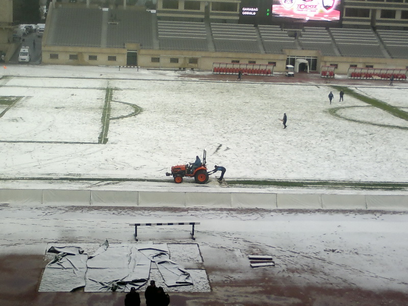 Azərbaycanın mərkəz stadionunda biabırçılıq - FOTO