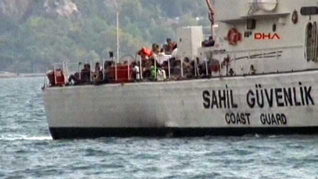 İstanbul boğazında gəmi batıb, çoxlu sayda insan boğularaq ölüb - FOTO