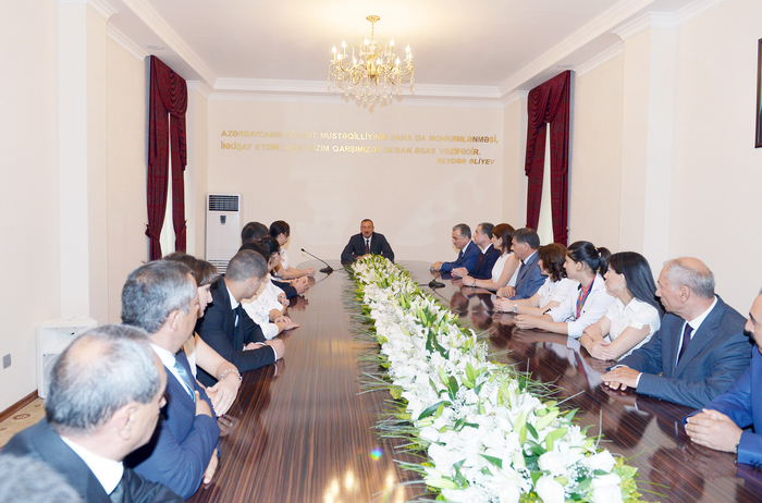 Prezident İlham Əliyev: "Azərbaycan gəncləri öz vətəninə bağlıdırlar, onlar ölkəmizin inkişafına böyük töhfə verirlər" - YENİLƏNİB - FOTO