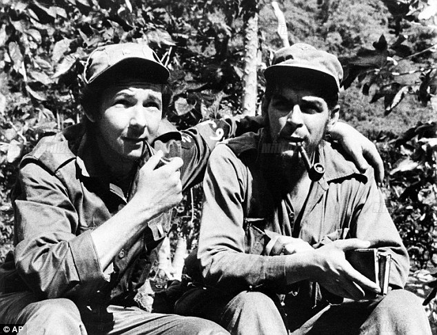 Çe Gevaranın qızı: "Fidel atamla danışır" - FOTO