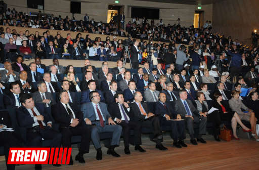 Bakıda dünya gənclərinin problemləri müzakirə edilir - FOTO