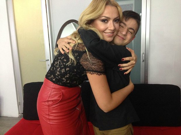 Xəstə uşağın Hadise arzusu reallaşdı - FOTO