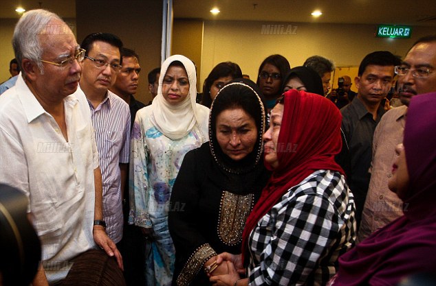 Malaysian Prime Minister consoles victim's families of flight MH17