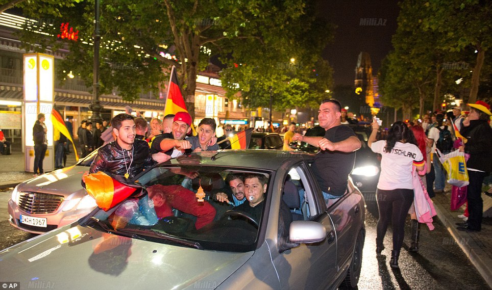 Almaniyanın qələbəsi belə bayram olundu - FOTOSESSİYA