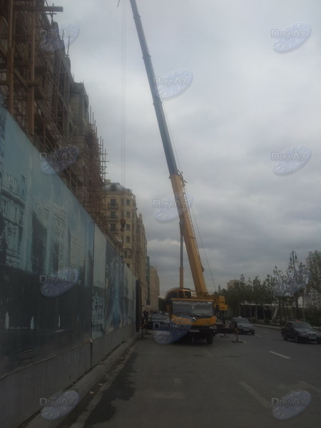 Bakının mərkəzində həyat üçün təhlükə - FOTO