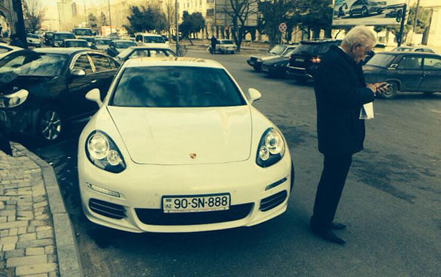 Bakıda "Porsche Panamera" qəzaya düşdü - VİDEO - FOTO